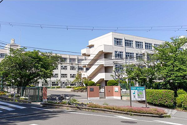 第八中学校[公立]の外観