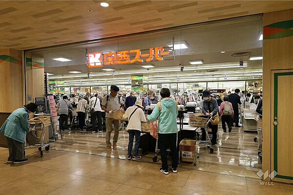 関西スーパー(高槻店)の外観