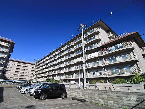 クローバーハイツ高槻総持寺外観（南東側から）