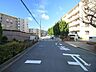 その他：敷地東側の前面道路（南側から）