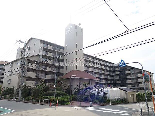 藤和コアティ高槻ハイタウンC棟の外観（北東側から）