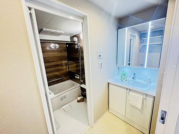 apartment 群馬県前橋市文京町1丁目32-7
地図を見る