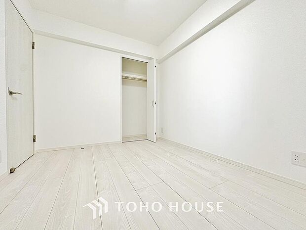 サービスルーム。白を基調とした室内は、明るい空間を造り出すだけでなく、清潔感をもたらしてくれます。