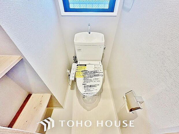 快適な温水洗浄便座付。手洗い一体型のトイレはスペースの節約ができ、ゆったりとした空間が確保できます。