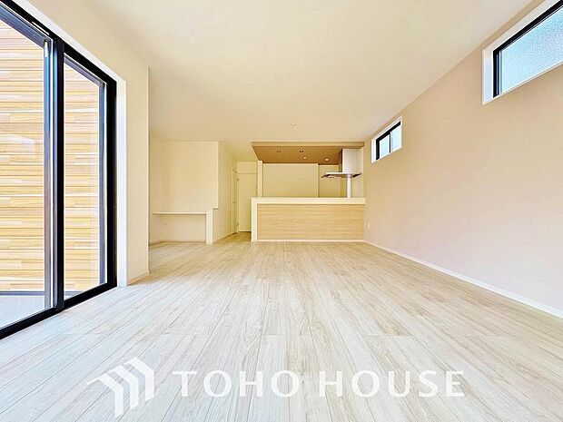 造りこんだ空間演出の妙が生み出す光と質のハーモニーはこの住宅のクオリティの良さを実感させてくれます。