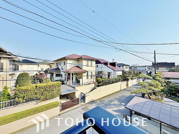 その豊かな眺望にふさわしい空間には、通風・採光にも優れ、心地よい光と風があふれています。