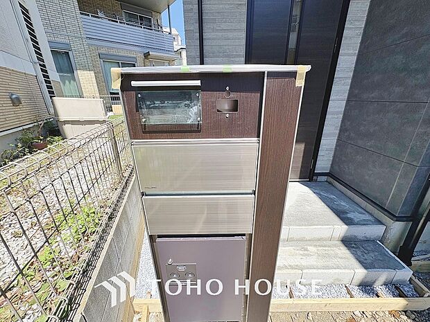 数字を回して施解錠できるダイヤルや暗証番号を設定するタイプなどがあり防犯効果が高まります。