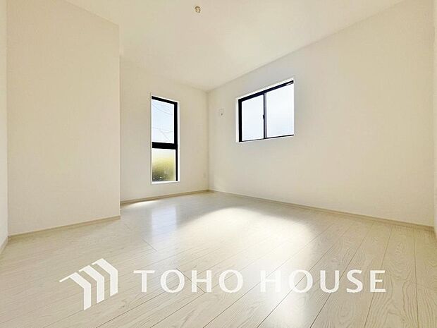 お子様の心と身体を見守る子供部屋として、小さな自立心を育むお部屋作りを見越してご覧下さい。