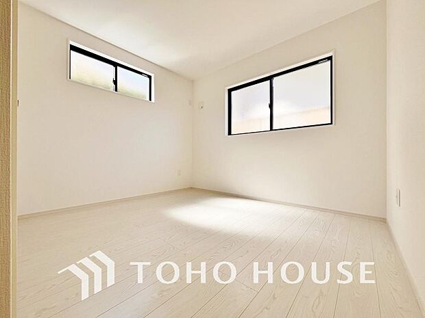 快適な光を取り入れ、心地よい風を取り入れます。収納スペースもあり、生活しやすい居住スペースです。