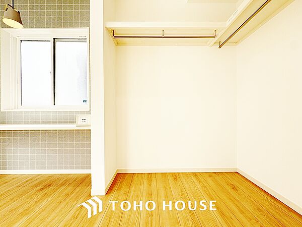 たっぷりと荷物が入るウォークインクローゼット。ぜひ現地で広さを確かめてください。
