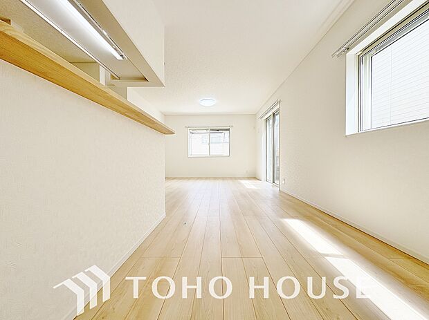 ＬＤＫでは家族が集まり、明るく穏やかな空気のなかで飲んだり、食べたり、笑ったり。