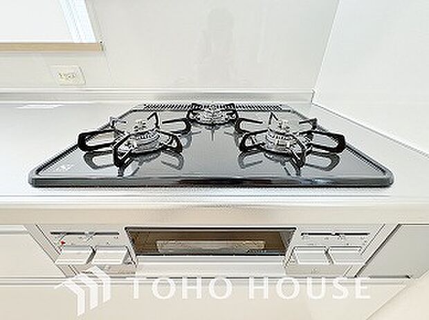 毎日料理をする、料理が好き、家族が多くて量を作る必要がある、等の方々にとっては必須の3口コンロ。