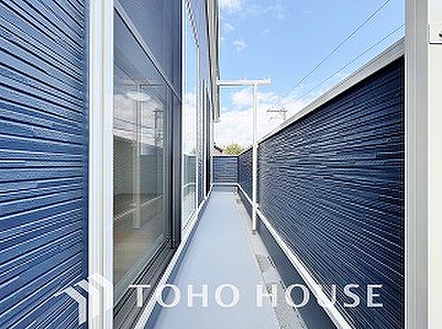 陽光に愛され、環境に恵まれ、家族に包まれた邸宅は、どんなに月日が経っても色褪せる事なく輝き続けます。