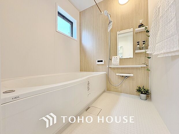 一日の疲れを癒すための心地よいバスタイムを演出する浴室はゆとりあるサイズを採用。