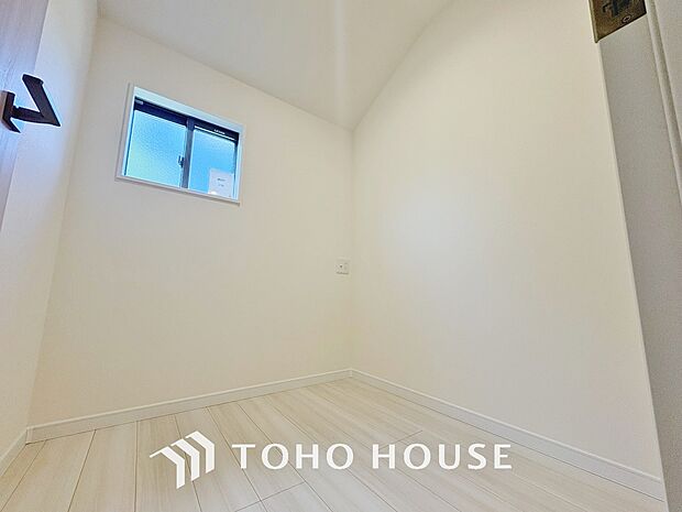 スポーツ用品等のかさばる物やしばらく使わない物を保管する場所として納戸は最適です。