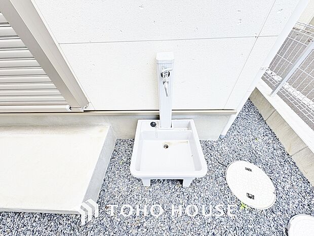 シューズボックスは限られた玄関スペースでも収納を取れる為、玄関内をすっきり片付けることができます。