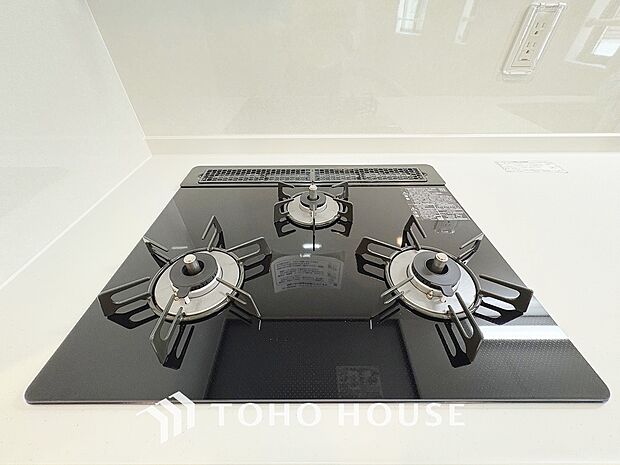 毎日料理をする、料理が好き、家族が多くて量を作る必要がある、等の方々にとっては必須の3口コンロ。