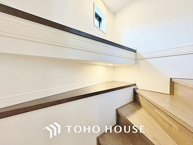 照明を完備致しました。暗い夜でも安心して移動したり、部屋を明るく照らすことで、温かみが増します。