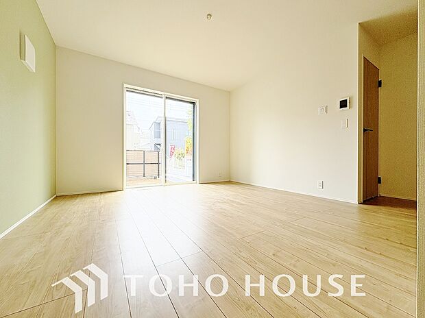 作り手の「気持ちの良いリビングでお過ごししていただきたい」という思いを感じさせます。