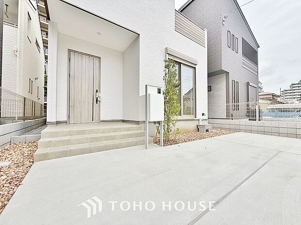 数字を回して施解錠できるダイヤルや暗証番号を設定するタイプなどがあり防犯効果が高まります。