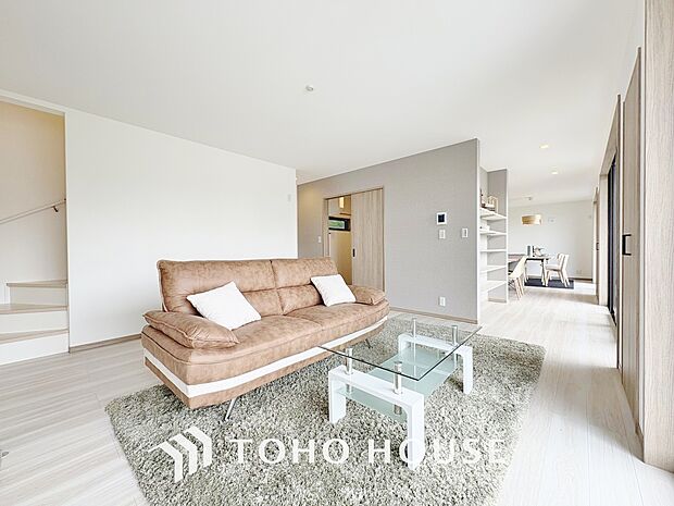 ＬＤＫでは家族が集まり、明るく穏やかな空気のなかで飲んだり、食べたり、笑ったり。