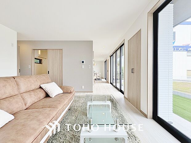 ここにはみんなが集い、食事と楽しい会話が始まる。そんな幸せを感じさせてくれる場所でありたい。