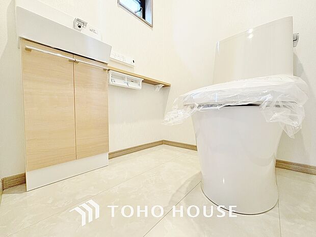 十分な広さと清潔感のあるカラーで纏まったお手洗い。時間に余裕とゆとりを持たせます。