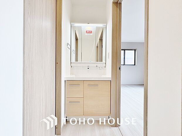 2階にも洗面台をご用意しております。朝の混み合う時間帯もゆっくりお使いいただけます。