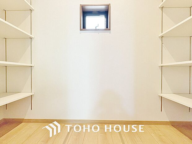 パントリーは食品庫として使われるほか、災害時の非常食の置き場所としても非常に便利です！