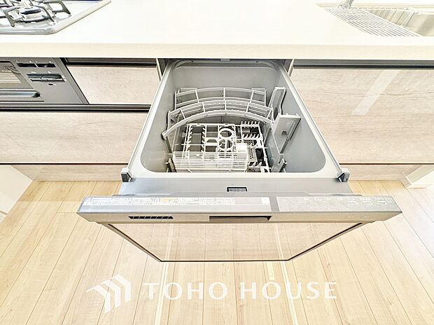 通常の手洗いでは使用出来ない高温のお湯や高圧水流を使う事により汚れを効果的に落とすことができます。