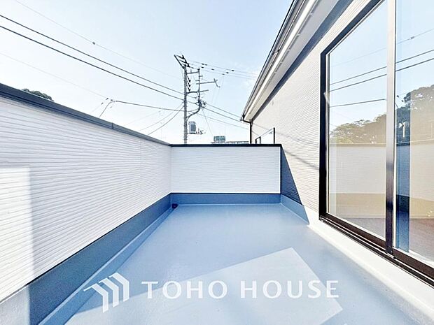 陽光に愛され、環境に恵まれ、家族に包まれた邸宅は、どんなに月日が経っても色褪せる事なく輝き続けます。