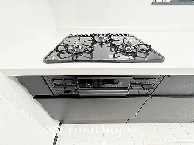 毎日料理をする、料理が好き、家族が多くて量を作る必要がある、等の方々にとっては必須の3口コンロ。