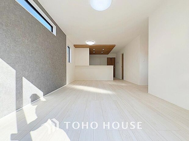 造りこんだ空間演出の妙が生み出す光と質のハーモニーはこの住宅のクオリティの良さを実感させてくれます。