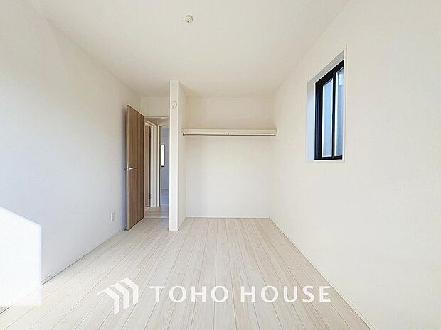 白を基調とした室内は、明るい住空間を造り出すだけでなく、清潔感をもたらしてくれます。