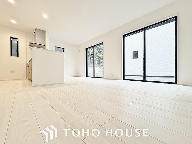 造りこんだ空間演出の妙が生み出す光と質のハーモニーはこの住宅のクオリティの良さを実感させてくれます。