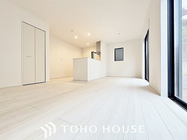 作り手の「気持ちの良いリビングでお過ごししていただきたい」という思いを感じさせます。