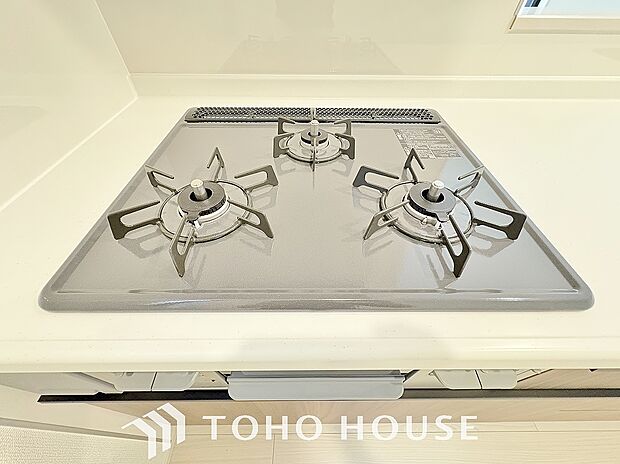 毎日料理をする、料理が好き、家族が多くて量を作る必要がある、等の方々にとっては必須の3口コンロ。