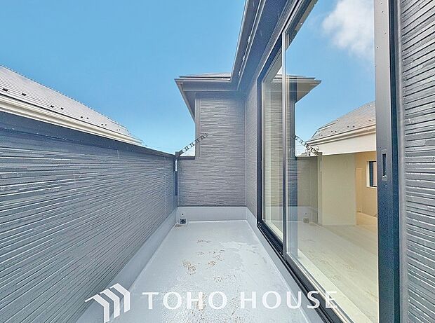 手を伸ばせば、ふれることが出来そうな環境が、そのままインテリアになったような印象です。