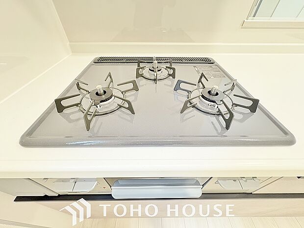 毎日料理をする、料理が好き、家族が多くて量を作る必要がある、等の方々にとっては必須の3口コンロ。