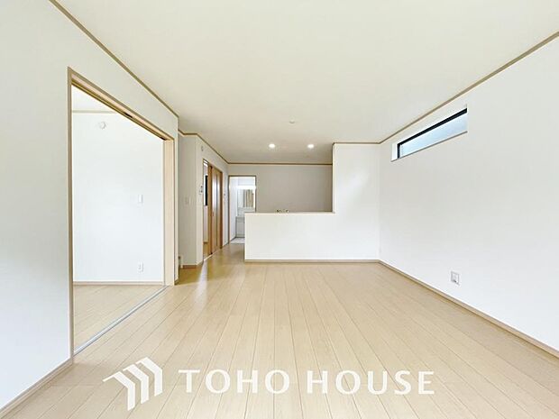 家族皆が集まる場所だからこそ、一番明るく使い勝手のいい空間に仕上げております。