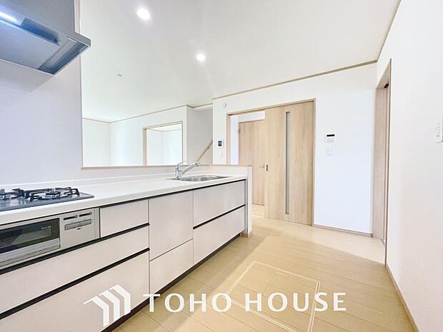 使いやすくスタイリッシュなキッチンには、料理の為の配慮を散りばめられた仕様です。