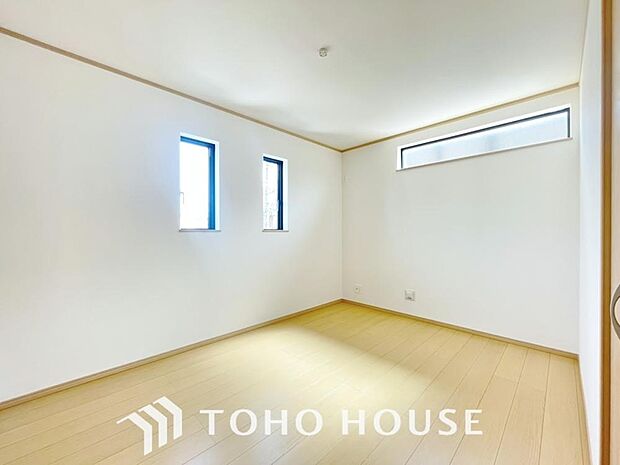 白を基調とした室内は、明るい住空間を造り出すだけでなく、清潔感をもたらしてくれます。