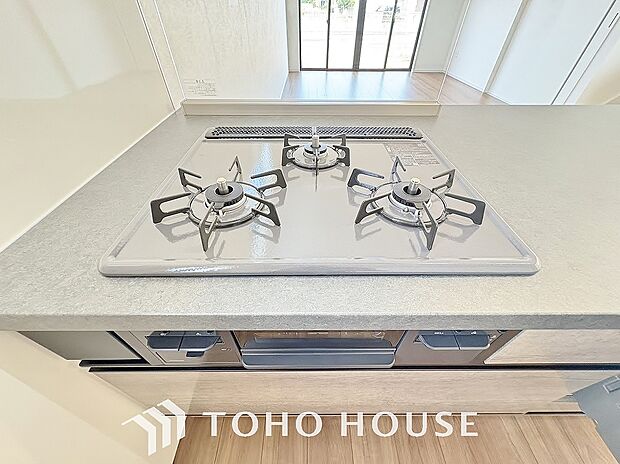 毎日料理をする、料理が好き、家族が多くて量を作る必要がある、等の方々にとっては必須の3口コンロ。