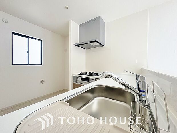 お料理の上手な方が、独壇場でお料理の腕を披露するスタイルに向いているキッチンです。