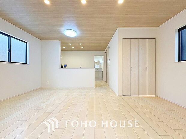 朝は爽やかな日差しを浴びながら、家族みんなでおいしい朝食。昼下がりにはのんびりと過ごすひと時。