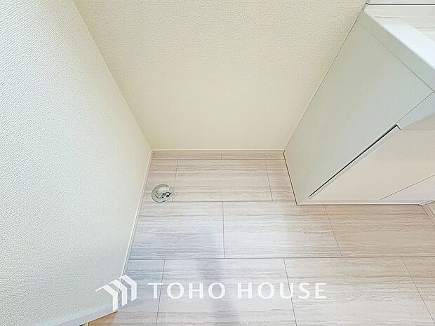 脱衣所内に洗濯機を置けるスペースを確保!ご家族のお洗濯物を洗う際にも大容量の洗濯機を置けて便利です。