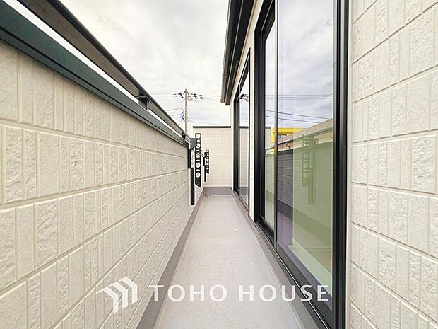 陽光に愛され、環境に恵まれ、家族に包まれた邸宅は、どんなに月日が経っても色褪せる事なく輝き続けます。