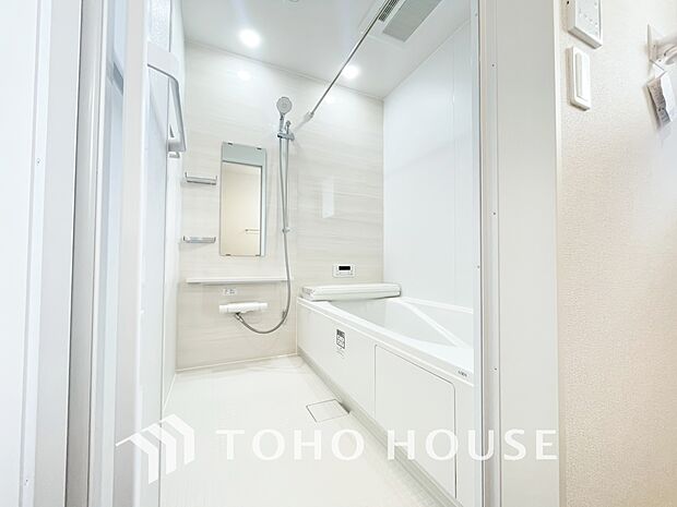 一日の疲れを癒すための心地よいバスタイムを演出する浴室はゆとりあるサイズを採用。