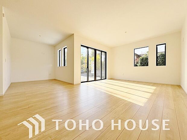 作り手の「気持ちの良いリビングでお過ごししていただきたい」という思いを感じさせます。