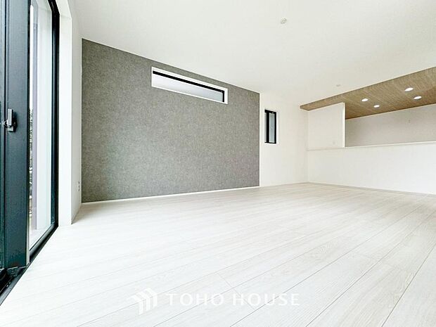 家族の暮らしに思いを馳せて、日常のワンシーンを表現したリビングダイニング。